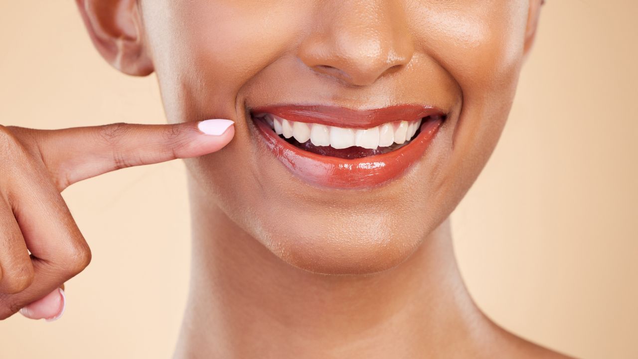 Achieving a Brighter Smile: How Reside-Free Technology Transforms Teeth Whitening