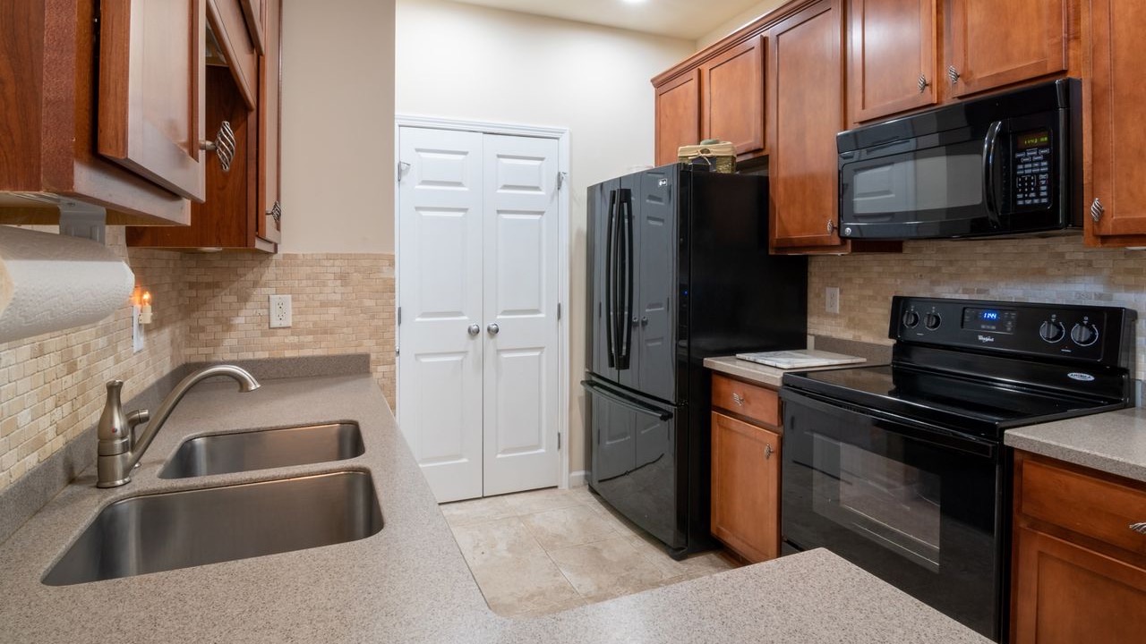 The Functional Specifications That Matter More Than Aesthetics When Ordering Custom Kitchen Cabinets